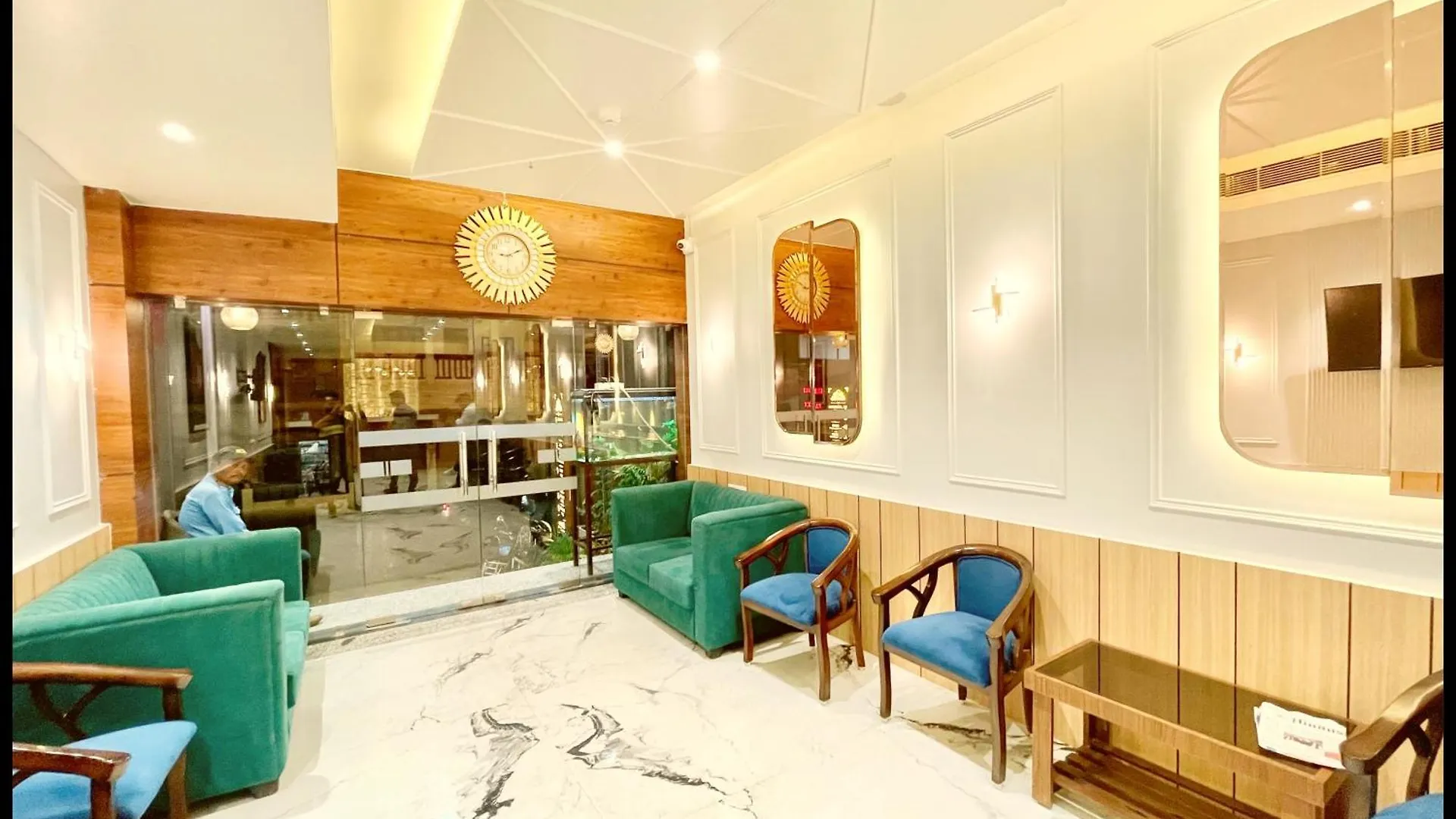 Hotel Vedangam & Restaurant Near Kashi Vishwanath Temple - Lift & Free Wifi Services - Air Conditioning Suite Rooms - Best Hotel In Bénarès 3*,  Inde